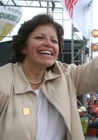 Lourdes Flores